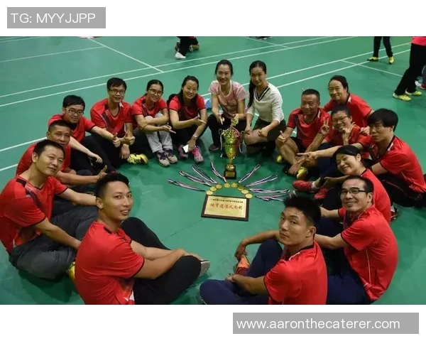 上海羽毛球队在城市联赛中以75分稳居榜首展现强大实力