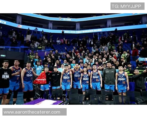 成都篮球队在城市联赛中的耐力表现分析与比赛影响探讨