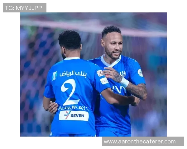 老年足球明星重返赛场精彩瞬间展现青春活力与团队精神