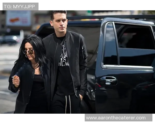 足球明星时尚杂志揭秘球场外的潮流风向与明星生活方式 足球明星时尚杂志揭秘球场外的潮流风向与明星生活方式