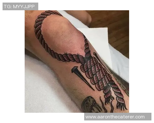 足球明星谢尔比的独特纹身背后故事与个人风格解析 足球明星谢尔比的独特纹身背后故事与个人风格解析